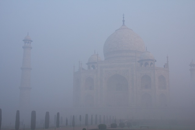 Taj-Mahal-foggy-side-view-Agra-Dec-2015-1